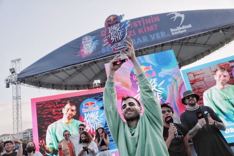 Red Bull Dance Your Style’da kazanan Akay Üstünel oldu
