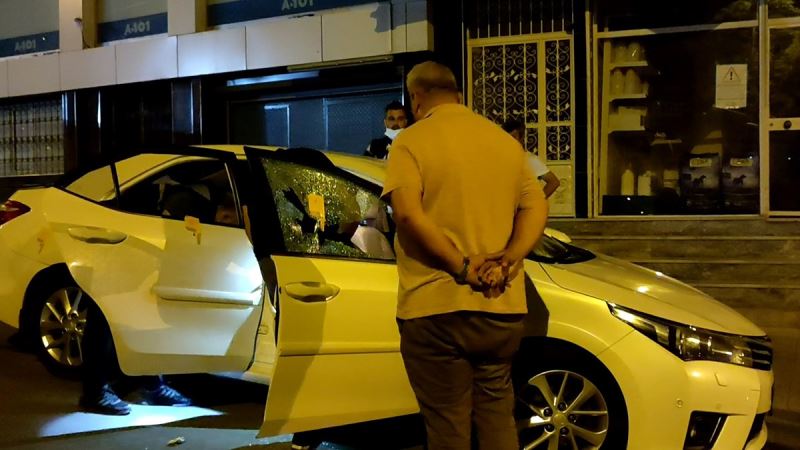 (Özel) Arnavutköy’de bir otomobili kurşunlayıp kaçtılar
