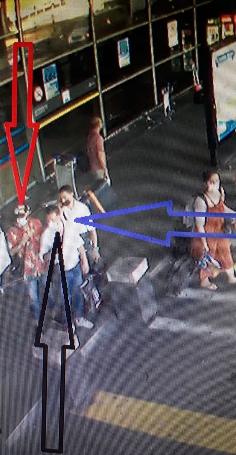 Sabiha Gökçen Havalimanında “perdeleme” yöntemiyle hırsızlık kamerada