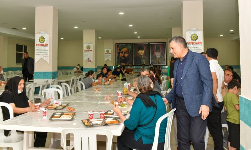 Başkan Bozkurt, Muharrem Ayı’nın ilk akşamında orucunu vatandaşlarla birlikte açtı
