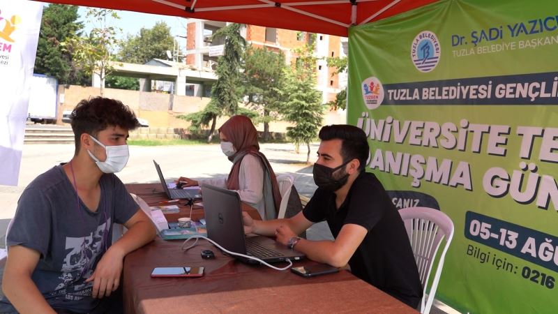 Tuzla Belediyesi’nden, YKS sonrası tercih yapmak isteyen öğrencilere rehberlik hizmeti