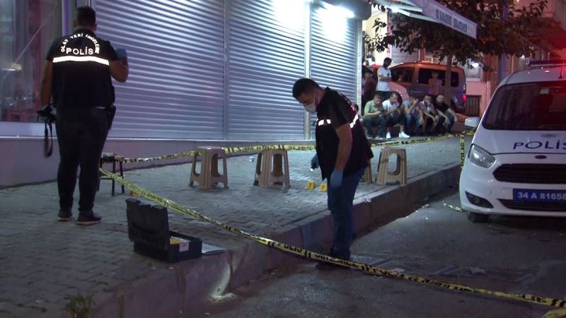 Arnavutköy’de  kahvehanede oturan kişiye silahlı saldırı