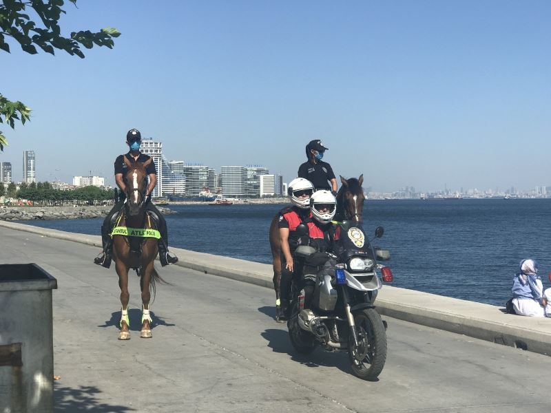 Bakırköy’de atlı polislerden drone destekli denetim
