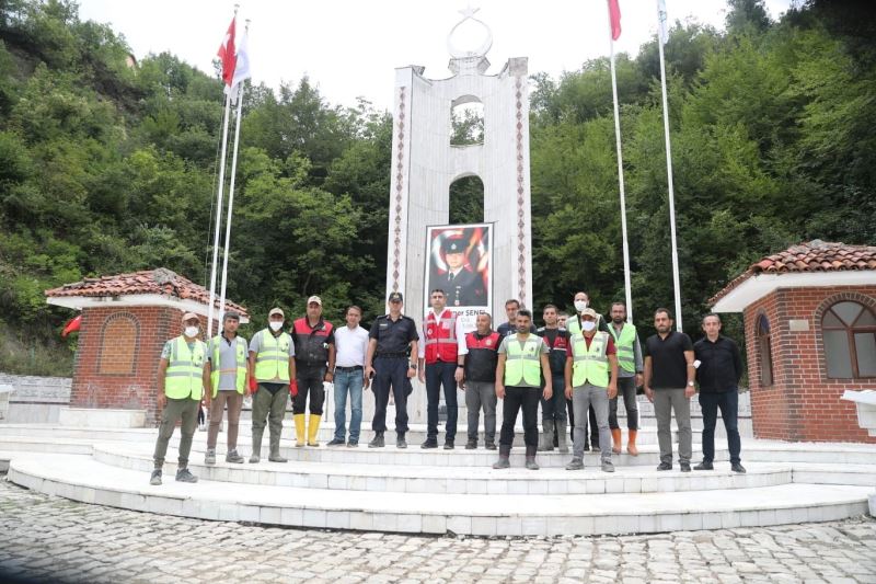 Kartal Belediye Başkanı Gökhan Yüksel, afet bölgesi Bozkurt’ta
