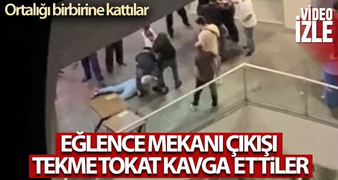 Eğlence mekanı çıkışı tekme tokat kavga kamerada