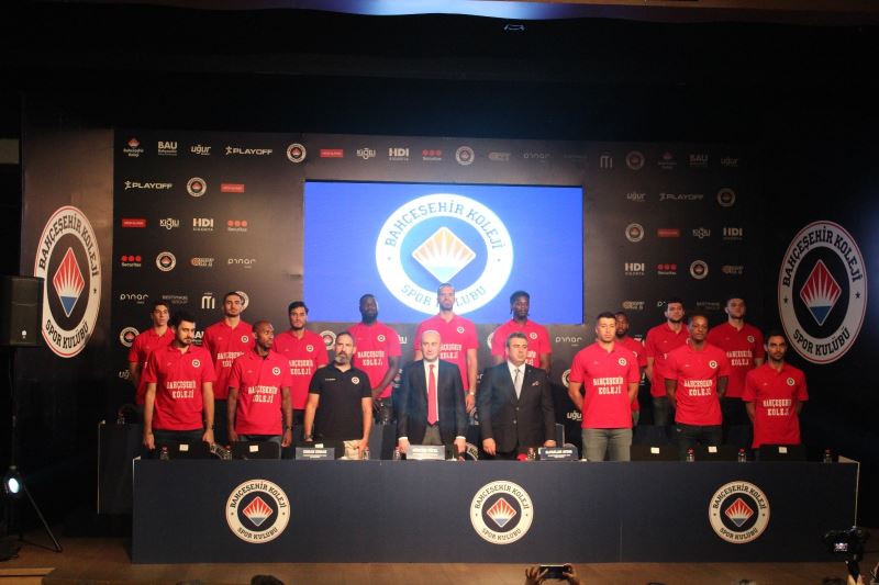 Bahçeşehir Koleji yeni sezon kadrosunu tanıttı