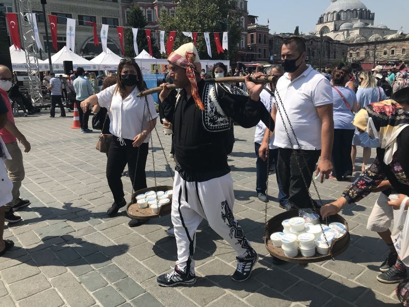 Silivri’deki festivale davet için Eminönü’de er meydanı kuruldu
