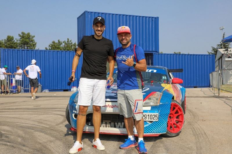 Ünlü oyuncu Ümit Erdim Red Bull sporcusu Abdo Feghali ile drift yaptı
