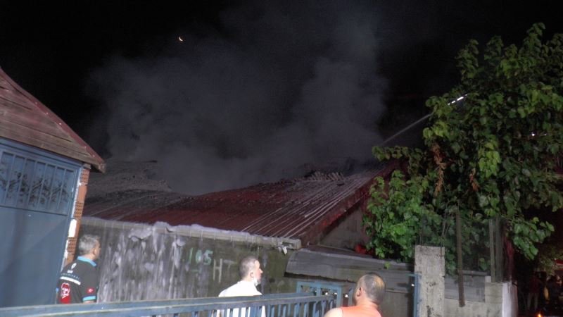 Beykoz’da cam atölyesinde korkutan yangın
