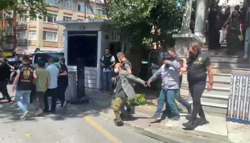 Taksim’de dilendirilen yabancı uyruklu 26 çocuk, polis ekipleri tarafından kurtarıldı
