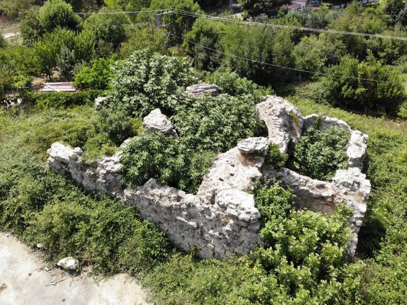 (Özel) 600 yıllık hamam defineciler tarafından talan edildi
