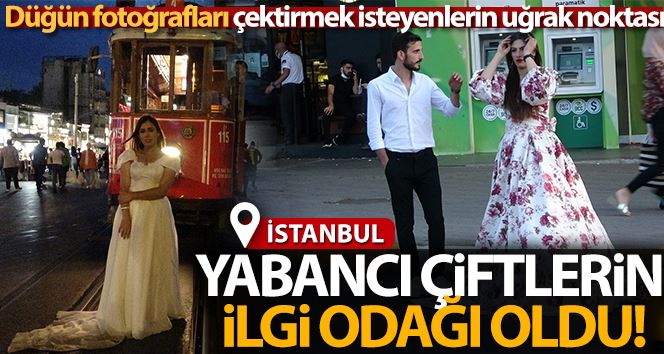 (Özel) Taksim Meydanı yabancı çiftlerin ilgi odağı oldu