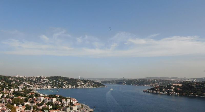 TEKNOFEST öncesi İstanbul Boğazı’nda gösteri uçuşu
