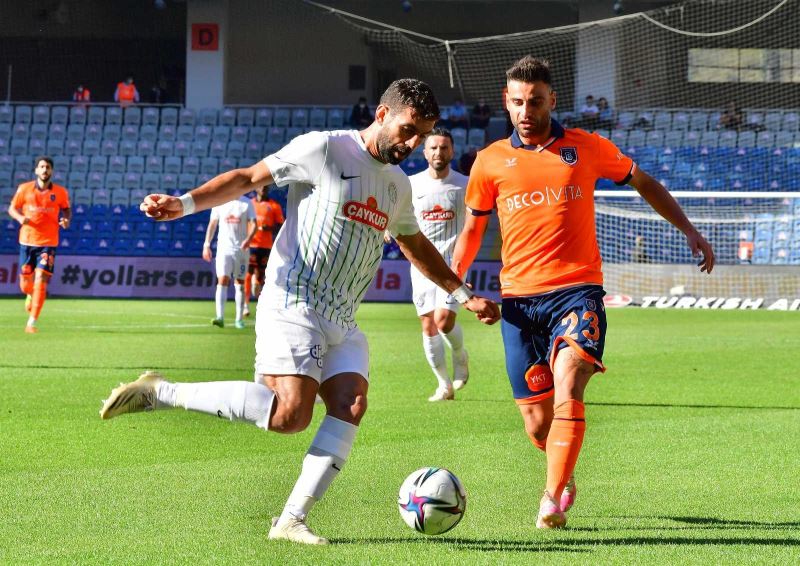 Süper Lig: Medipol Başakşehir: 1 - Çaykur Rizespor: 0 (İlk yarı)
