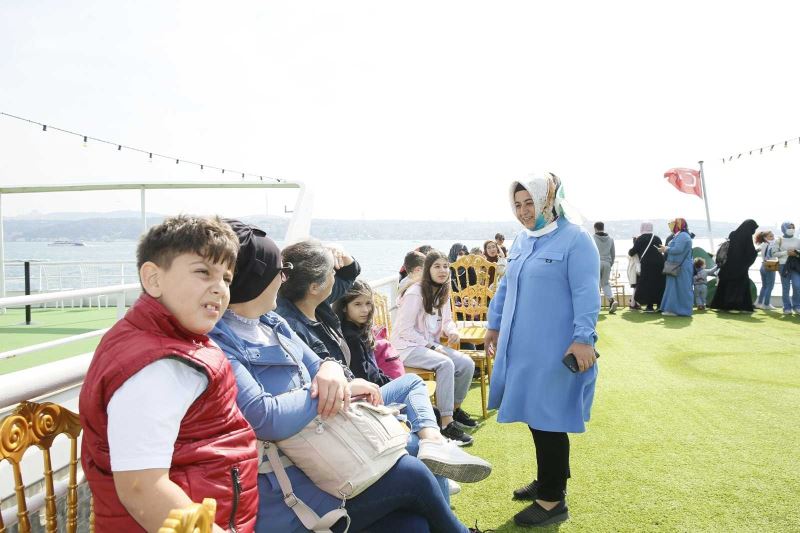 Sultangazili hanımlar Boğaz turunu çok sevdi
