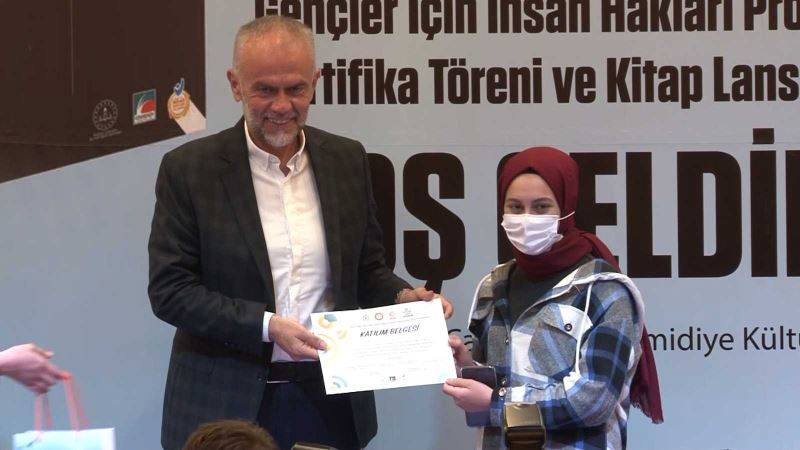 Çekmeköy’de ’Gençler İçin İnsan Hakları’ projesi sertifika töreni gerçekleşti
