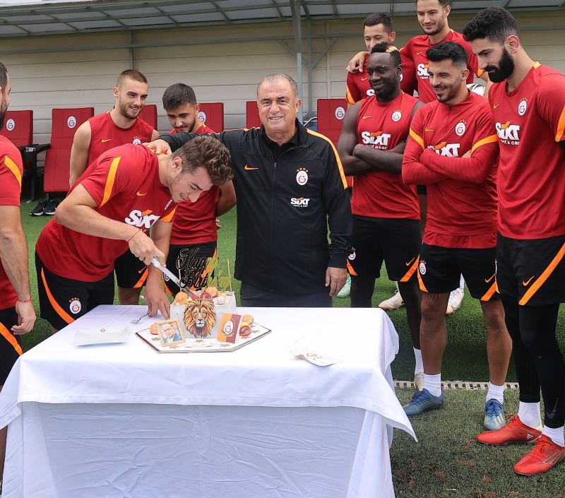 Galatasaray’da Fatih Terim’in doğum günü kutlandı
