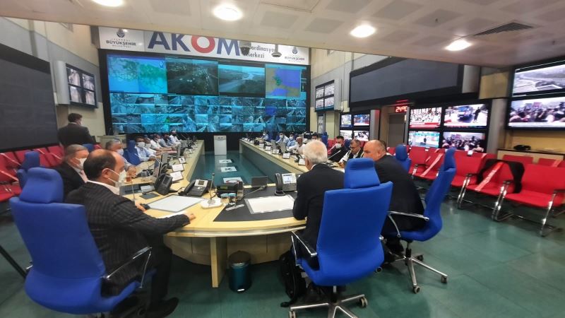 Okulların açılış gününde İstanbul’da ulaşım ve trafik AKOM’dan koordine edildi
