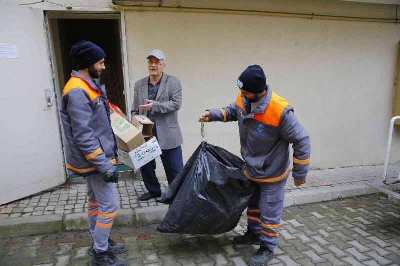 Başakşehirli çevreci 50 ton atığı geri dönüşüme kazandırdı
