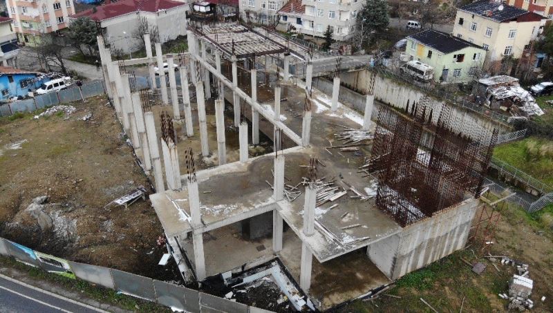 Çekmeköy’de itfaiye istasyonu inşaatı, hurdacıların istilasına uğradı