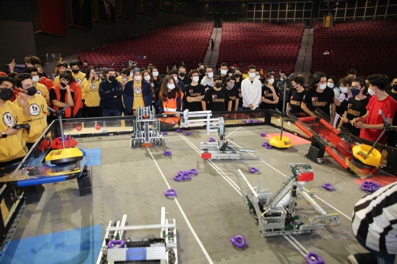 Uluslararası Vex Robotics İstanbul Turnuvası, Küçükçekmece’de gerçekleşti
