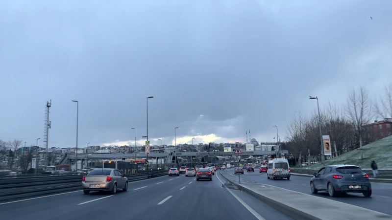 Kar yağışı İstanbul’da trafiği olumsuz etkilemedi
