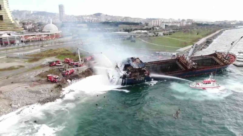 Kartal’da gemideki yangın kontrol altına alındı
