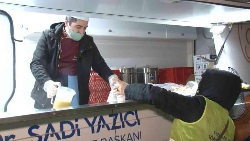 Dünya Çorba İkram Günü’nde Tuzlalı vatandaşlara çorba ikram edildi
