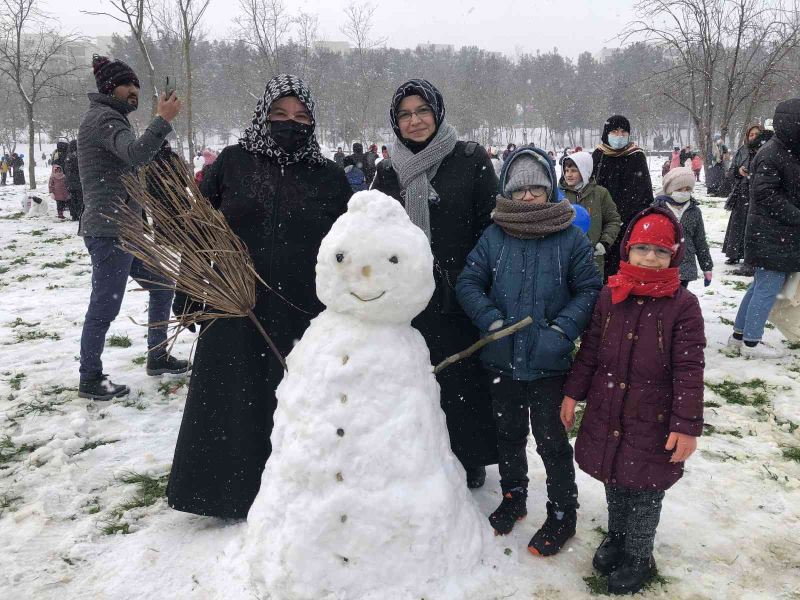 Esenler’de “Kar Şöleni” etkinliği düzenledi
