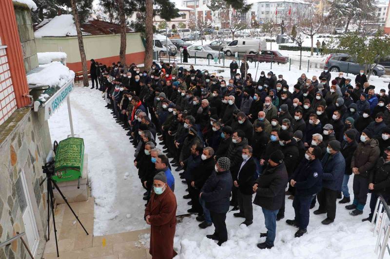 Amasya’da kar nedeniyle yaylada 3 gün mahsur kalan vatandaş ölü bulundu
