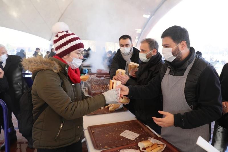 Kağıthane’de sucuk ekmek keyfi