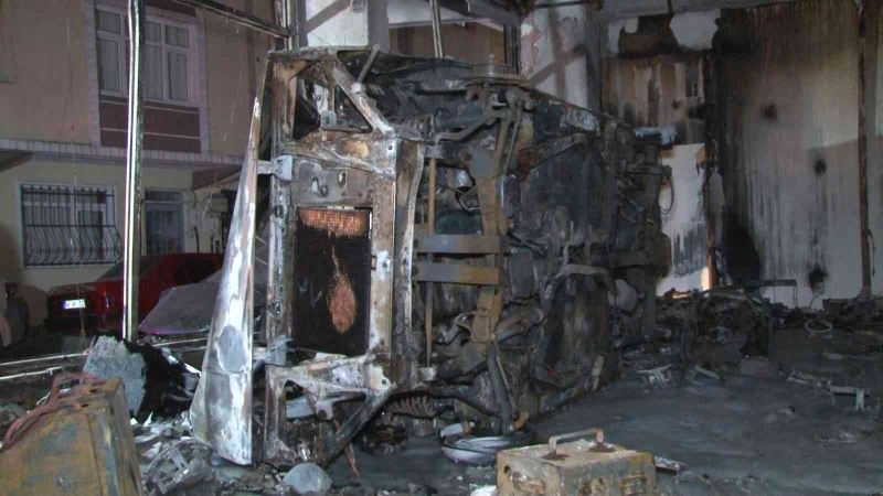 Oto tamircisinde LPG’li araç patladı, iş yeri alevler içinde kaldı
