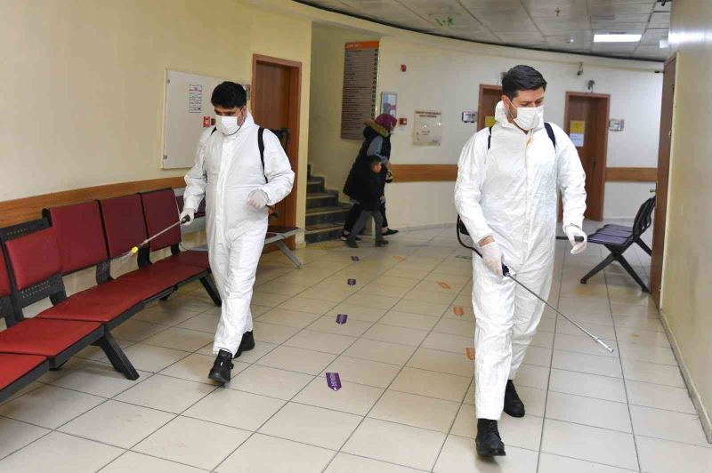 Esenyurt Belediyesi, Korona virüs’e karşı dezenfeksiyon çalışmalarını sürdürüyor
