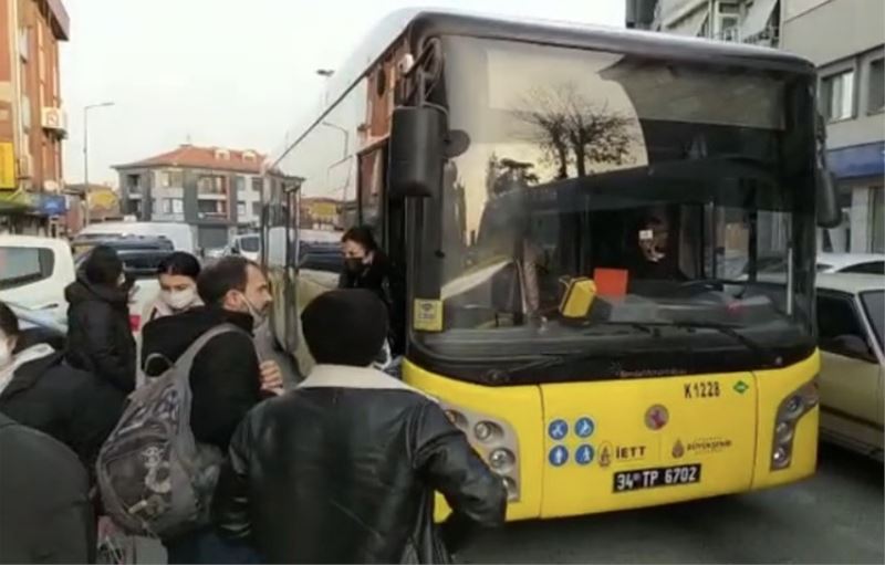 Eyüpsultan’da İETT otobüsü arızalandı, trafik felç oldu