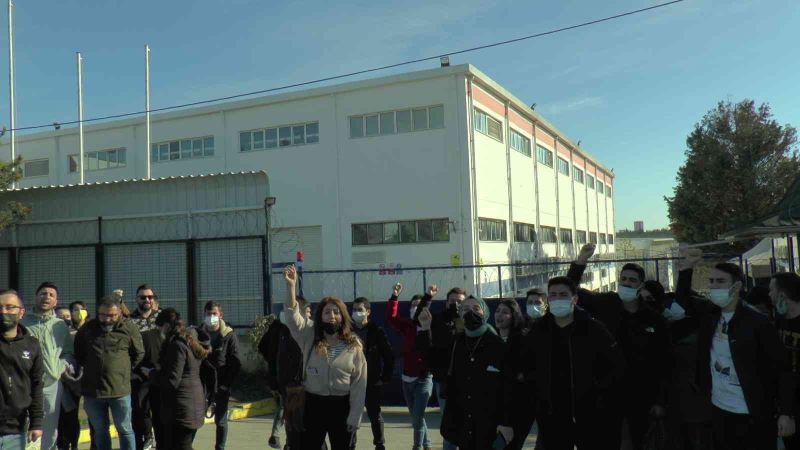 Tuzla’da işten çıkarılan Oppo çalışanları, fabrika önünde eyleme başladı
