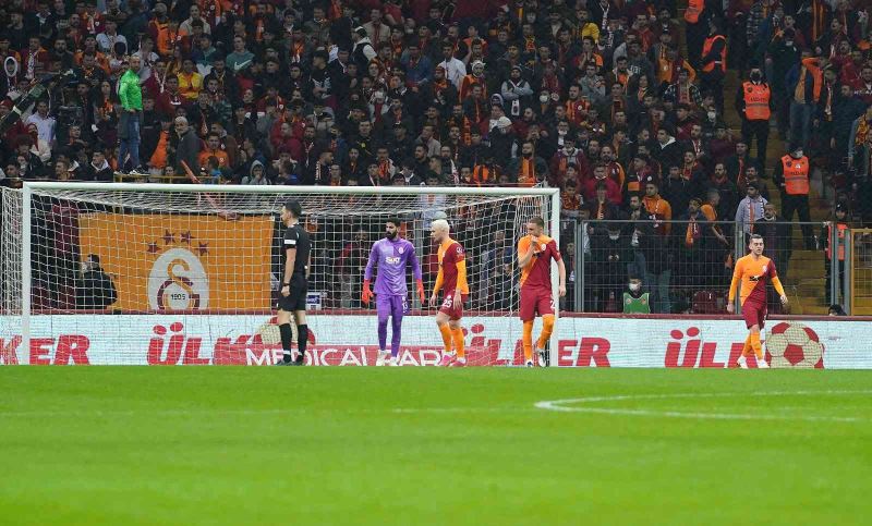 Galatasaray ligin ikinci yarısına kötü başladı
