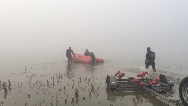 Amasya’da gölde kaybolan şahsı arama çalışmaları sürüyor
