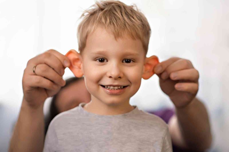 “Kepçe kulak” estetiği ilkokula başlamadan önce yapılmalı
