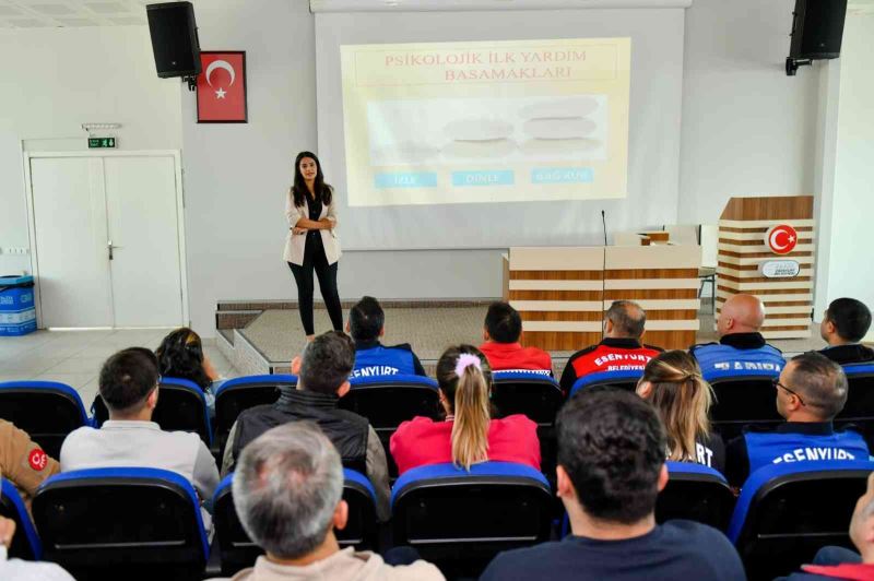 Esenyurt’ta belediye personeline doğru ve etkili iletişimin metotları anlatıldı