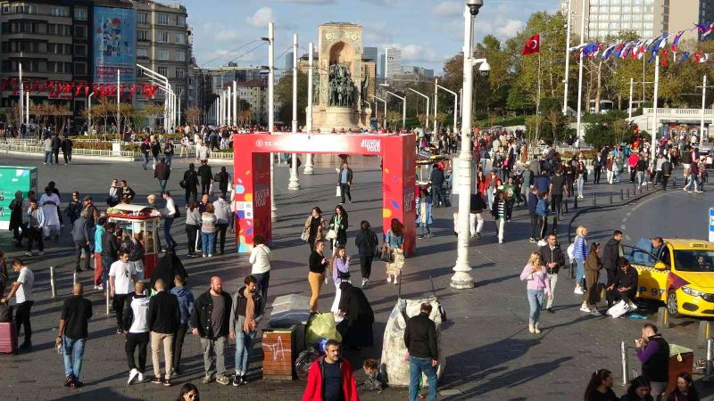 Beyoğlu’nda gece yakalanan dilenciler sabah dilenmeye devam etti