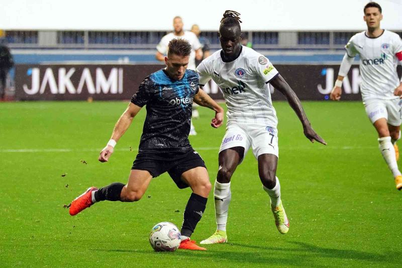 Spor Toto Süper Lig: Kasımpaşa: 0 - Adana Demirspor: 2 (İlk yarı)
