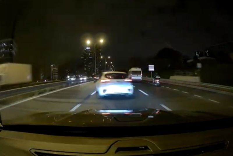 Kartal’da art arda makas atan sürücü trafiği tehlikeye soktu