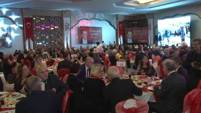 Büyükçekmece’de Cumhuriyetin ilanının 99’uncu yıl dönümünde 