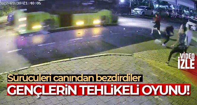 Beylikdüzü’nde gençlerin otobüs taşlama oyunu kamerada