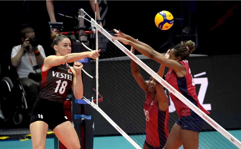 FIVB Dünya Şampiyonası: ABD: 3 - Türkiye: 1
