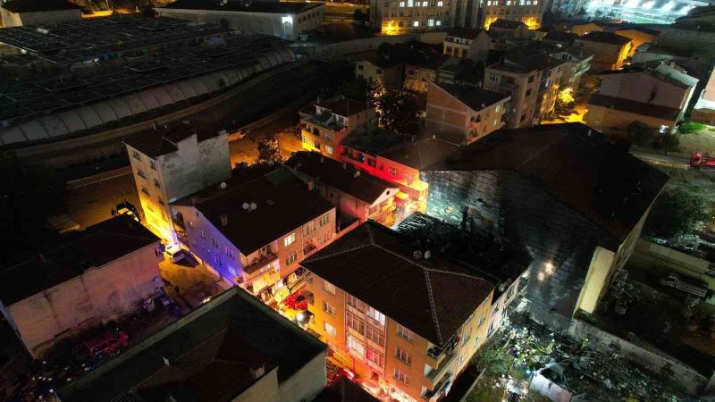 Kadıköy’de 3 katlı binada patlama: 3 ölü, 1 yaralı

