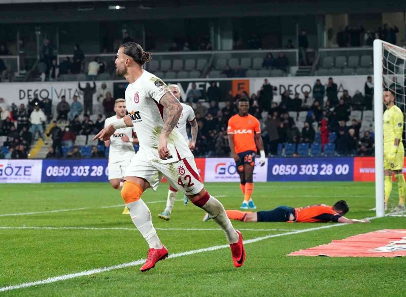 Galatasaray’da Abdülkerim Bardakcı ilk gol sevincini yaşadı
