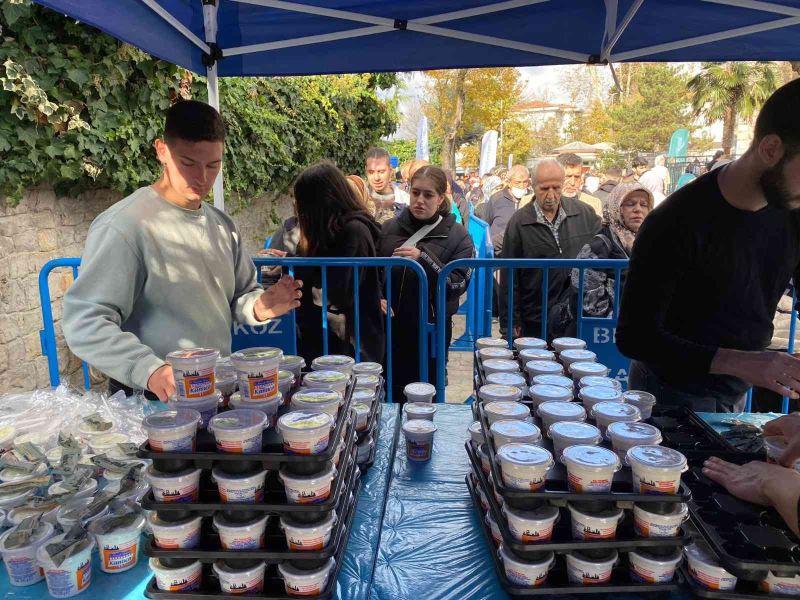 6. Beykoz Kanlıca Yoğurt Festivali’nde 4 bin kişiye yoğurt dağıtıldı