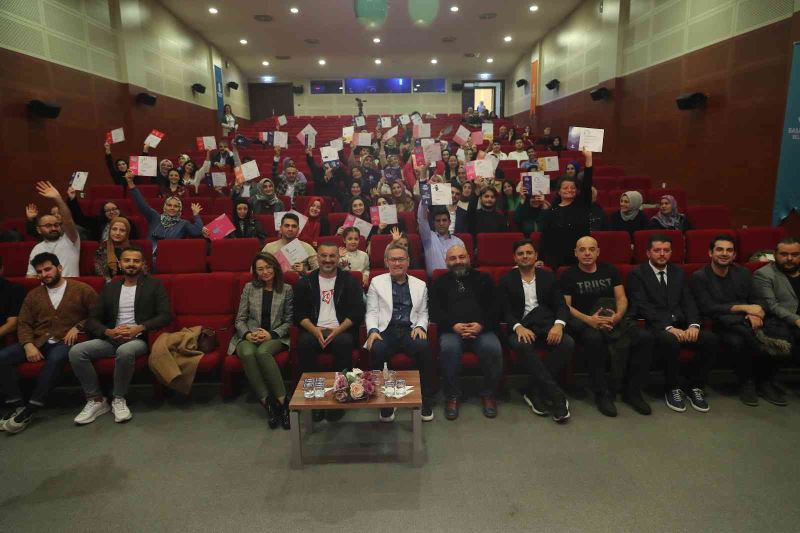 Başakşehir Yeni Medya Akademi’de mezuniyet heyecanı