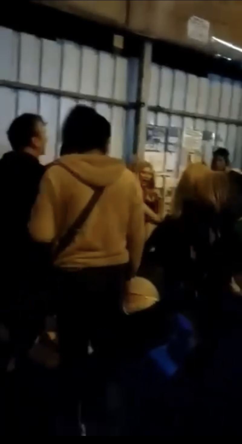  İstanbul’da dehşet anları kamerada: Engelli genci bıçaklayıp parasını gasp ettiler